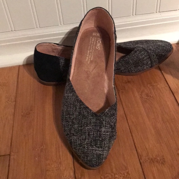 Toms Shoes - TOMS Women’s Flats Like NEW!!